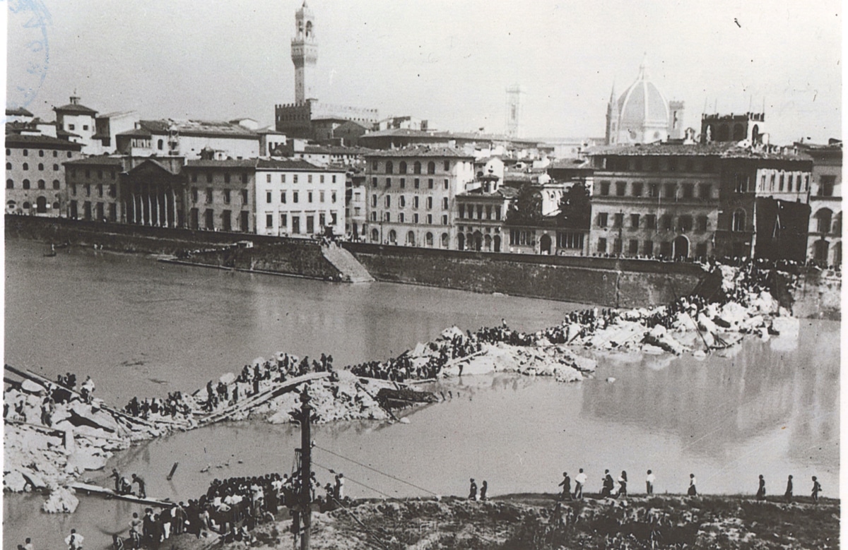 I ponti di Firenze distrutti nell'agosto 1944