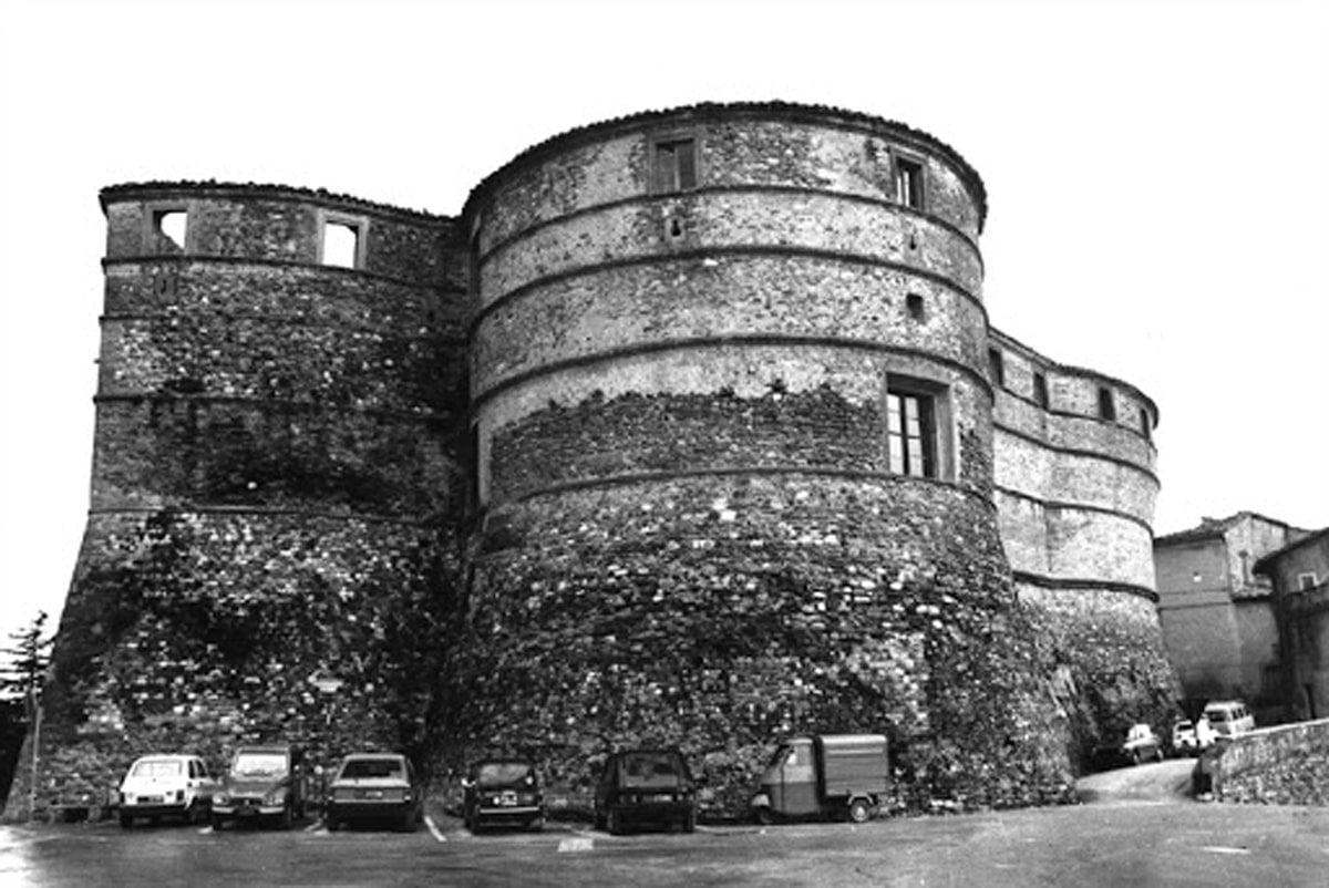 La Rocca di Sassocorvaro in una foto d'epoca